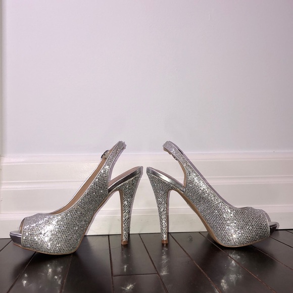 Aldo Silver Shinny Heels - Picture 1 of 5
